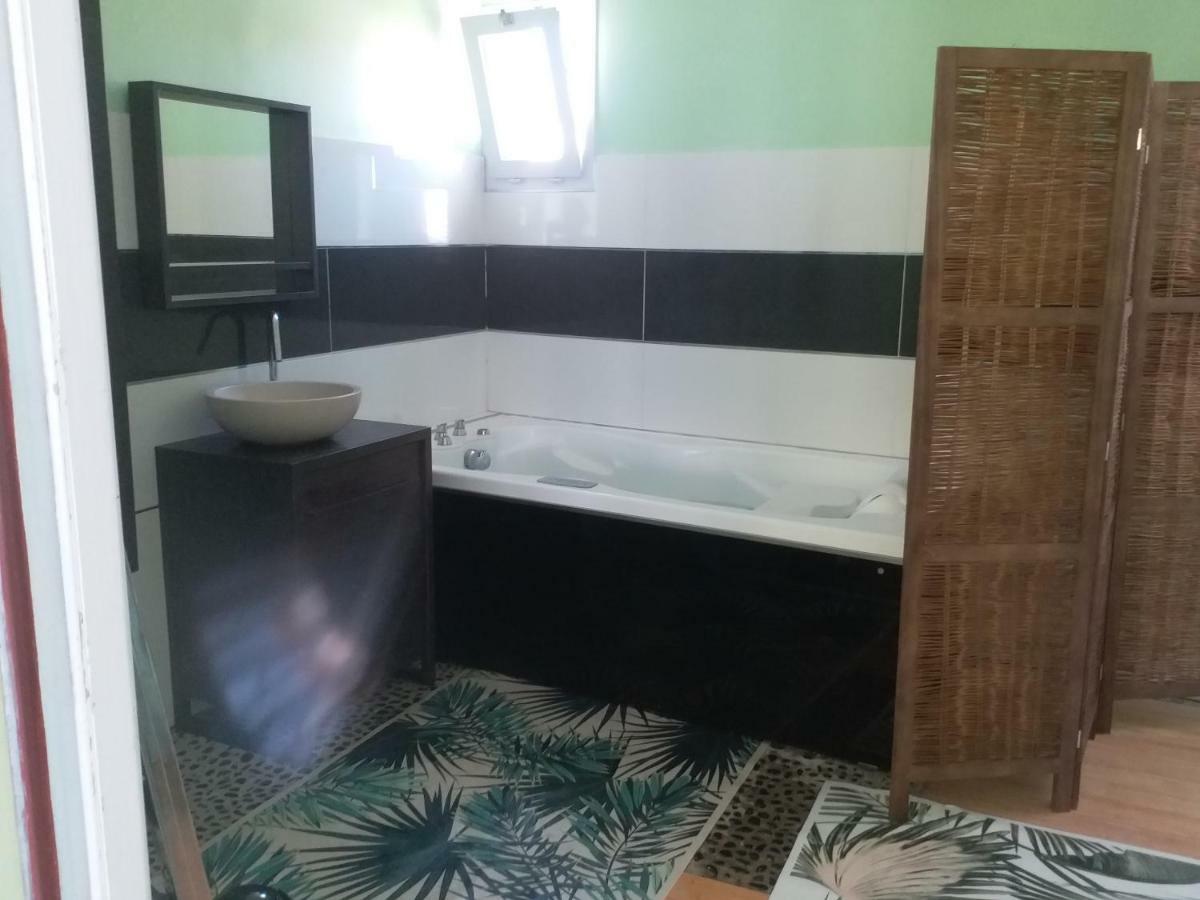 Cabanes Des Aresquiers Frontignan Bagian luar foto
