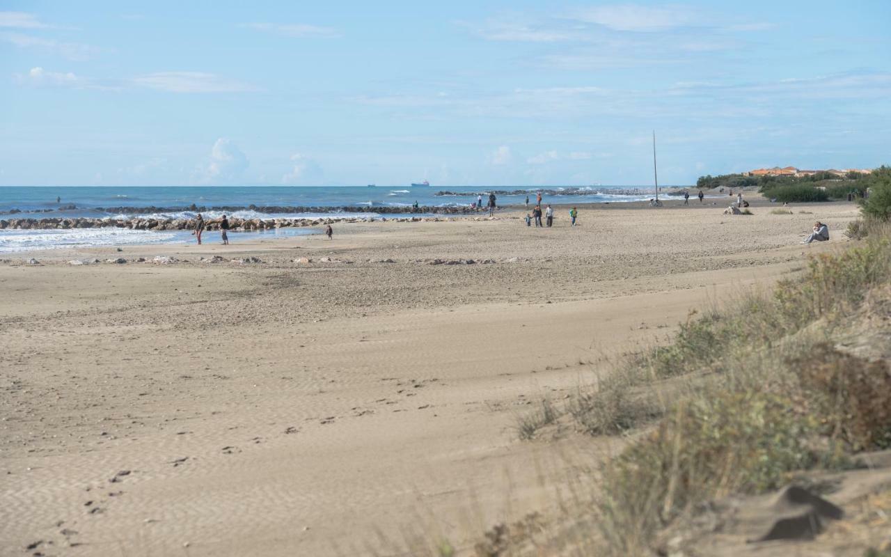 Cabanes Des Aresquiers Frontignan Bagian luar foto